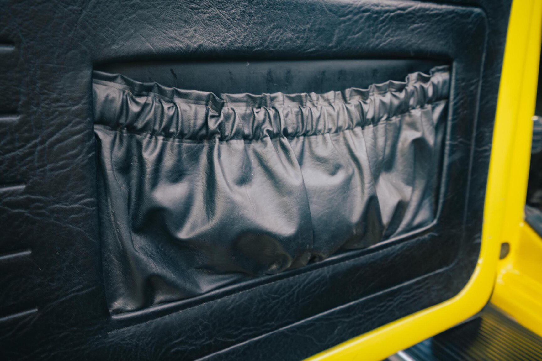 Innenraumfoto von 1973 Volkswagen Bubbla Karmann 1303 LS (17)