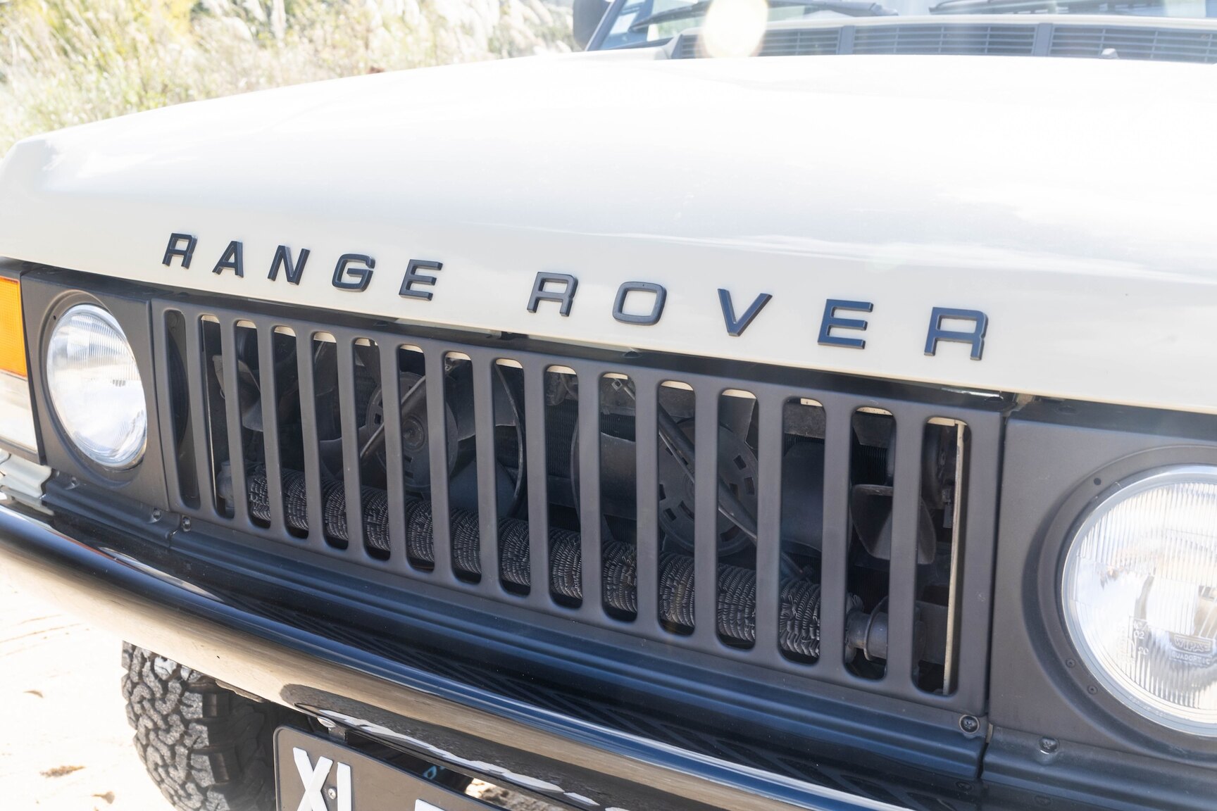 Exteriörbild på 1991 Range Rover Restomod