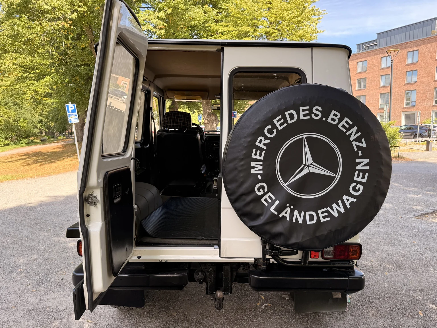 Innenraumfoto von 1981 Mercedes-Benz 240 GD (21)