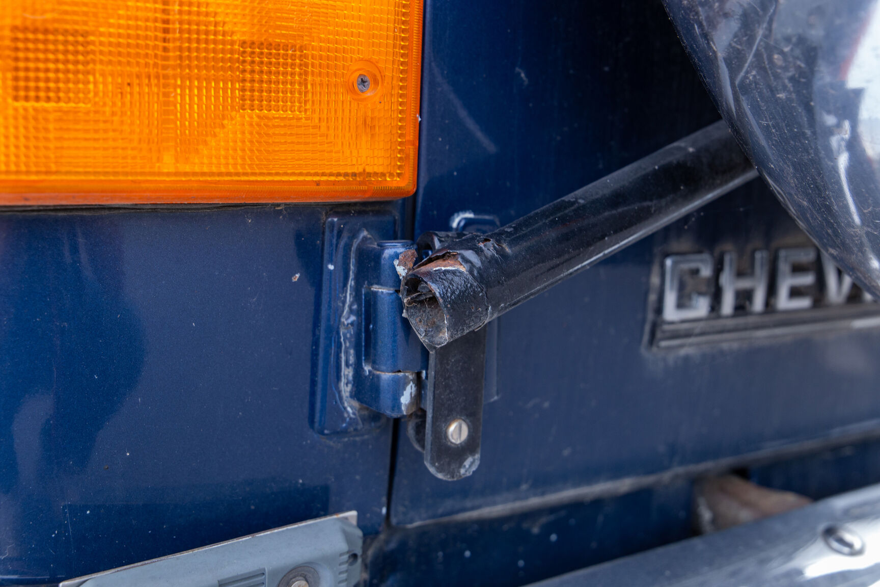Exterior image of 1989 Chevrolet G20 Conversion Van