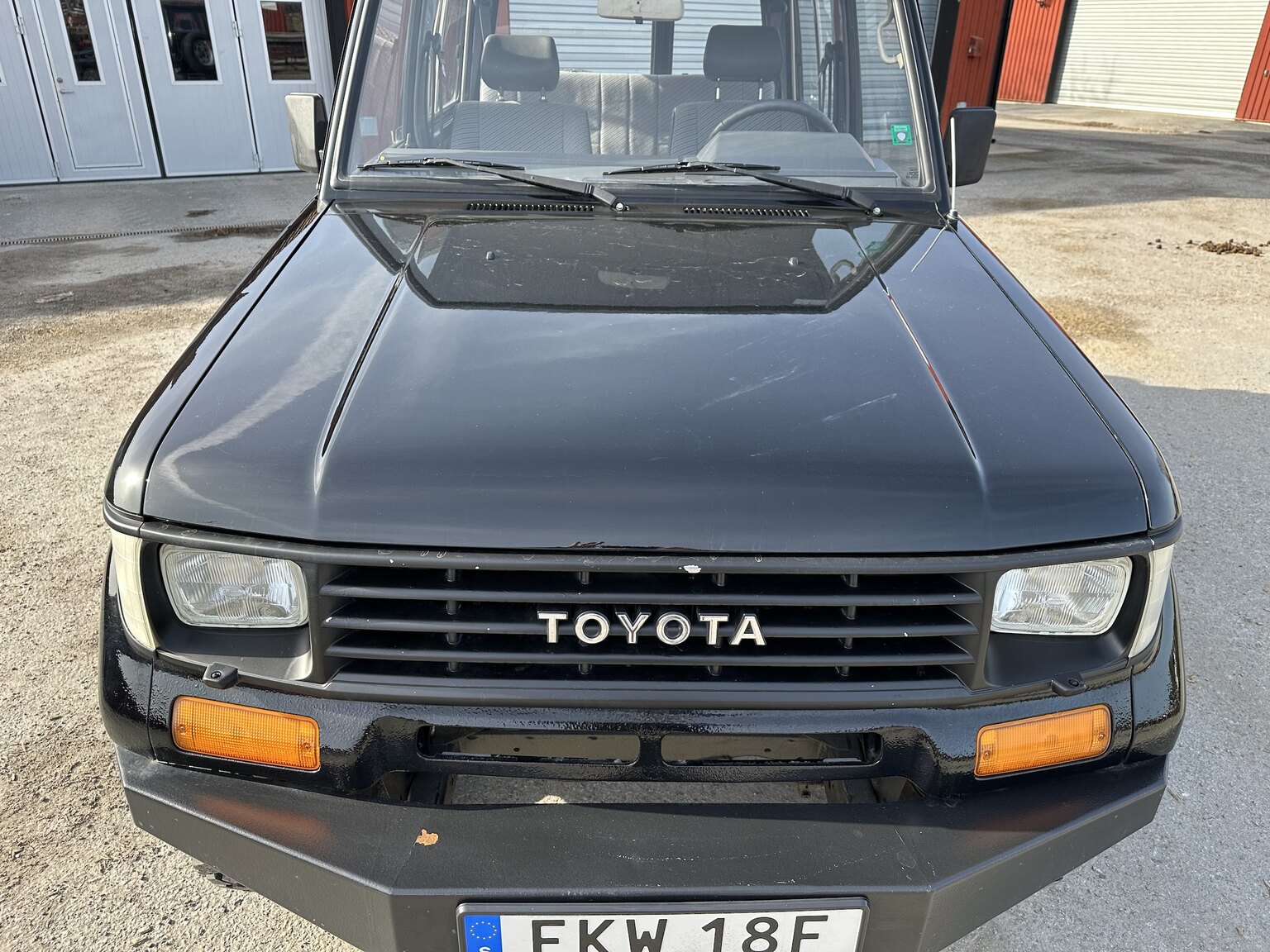 Exterior image of 1993 Toyota Land Cruiser Serie 70