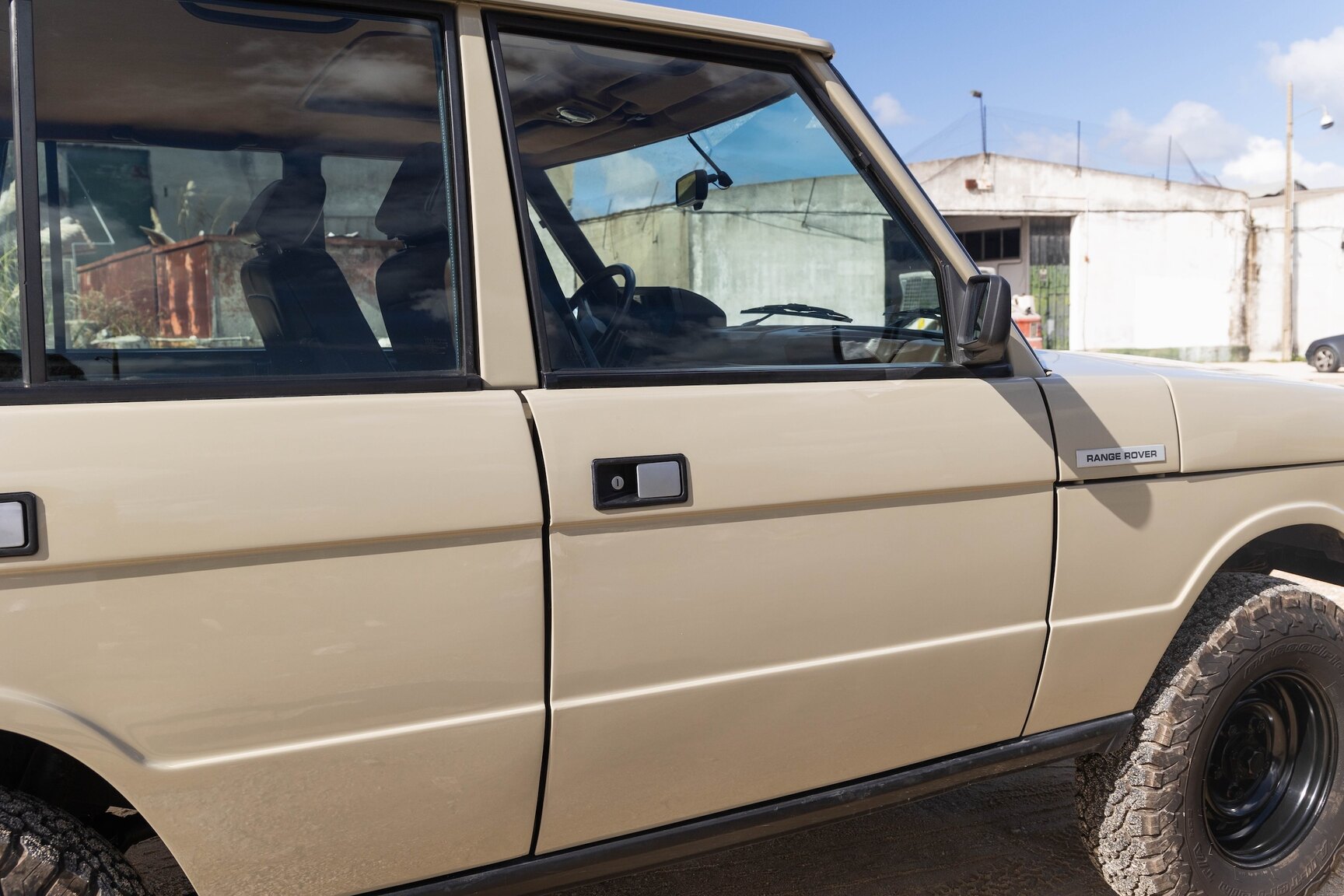 Aussenfoto 1991 Range Rover Restomod