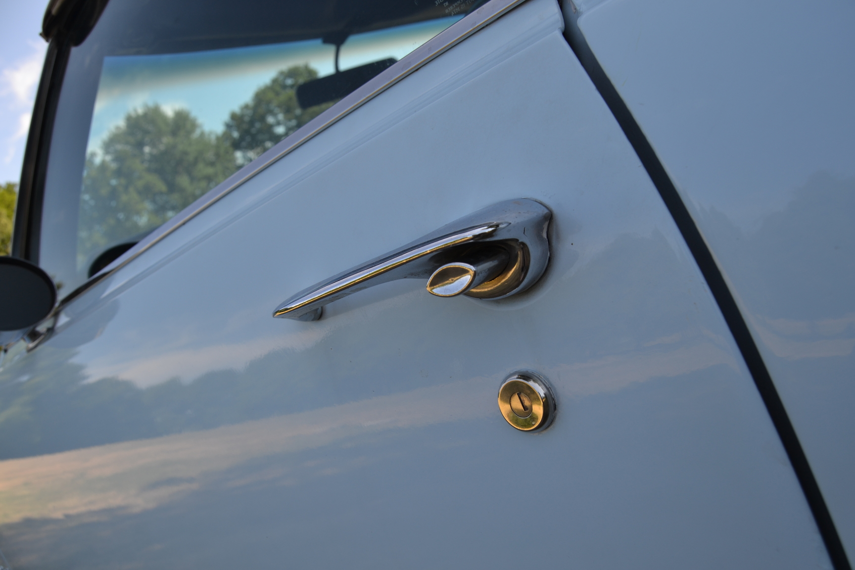 Exterior image of 1970 Oldsmobile Ninety eight Convertible (42)