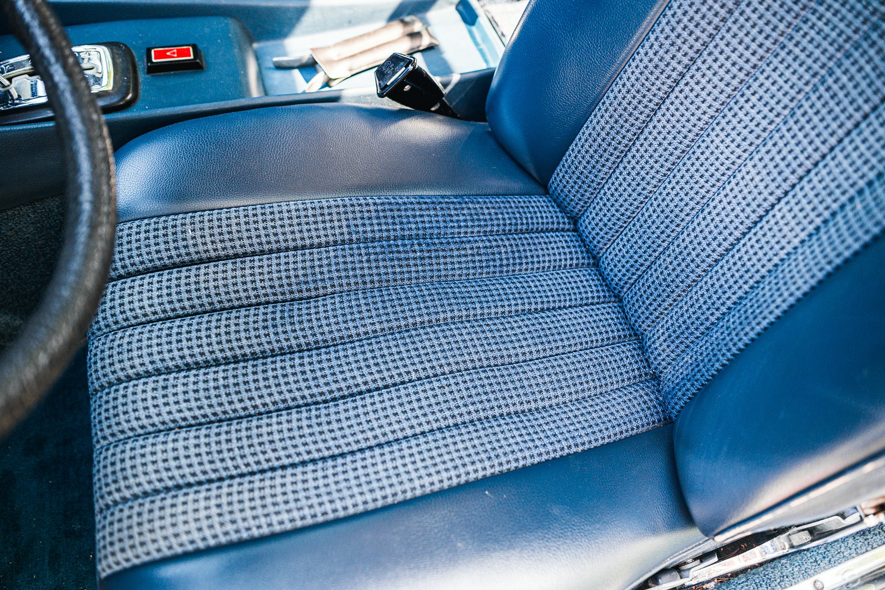 Interior image of 1972 Mercedes-Benz 350 SL