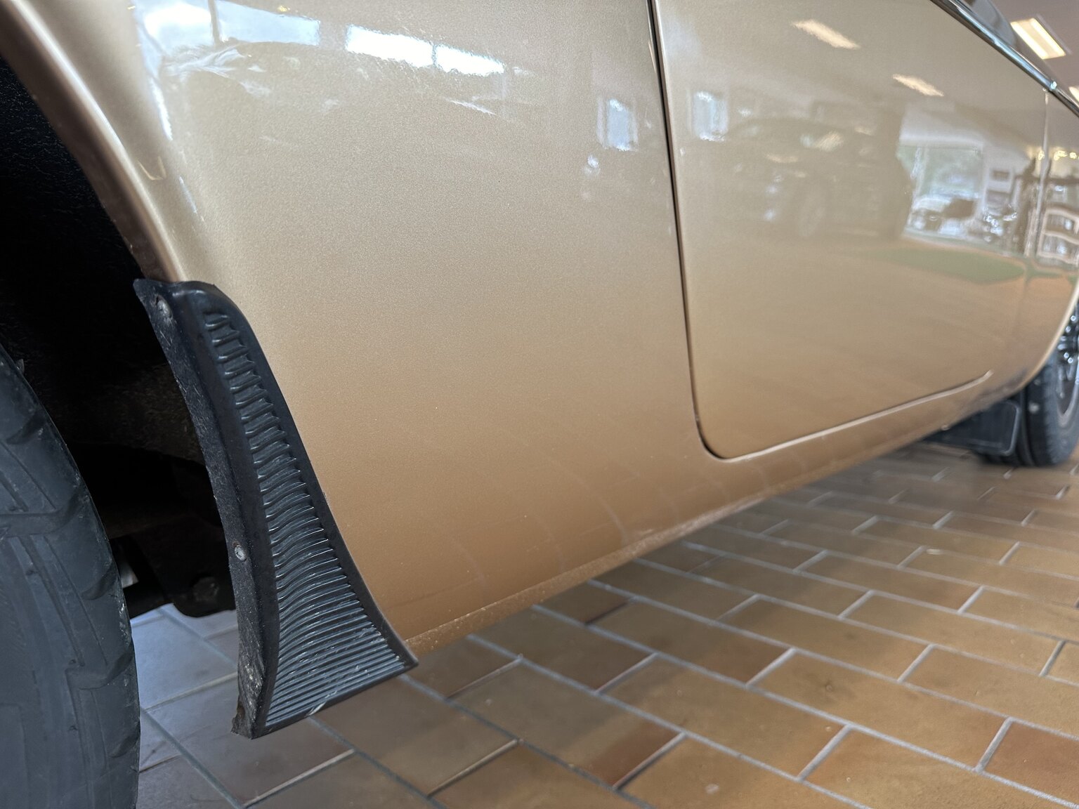 Exterior image of 1973 Volvo 1800 ES (26)