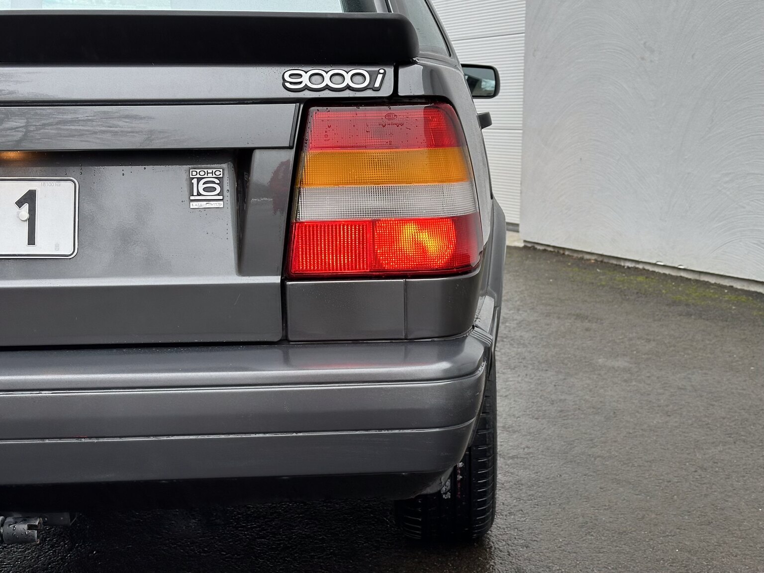 Exteriörbild på 1988 SAAB 9000i