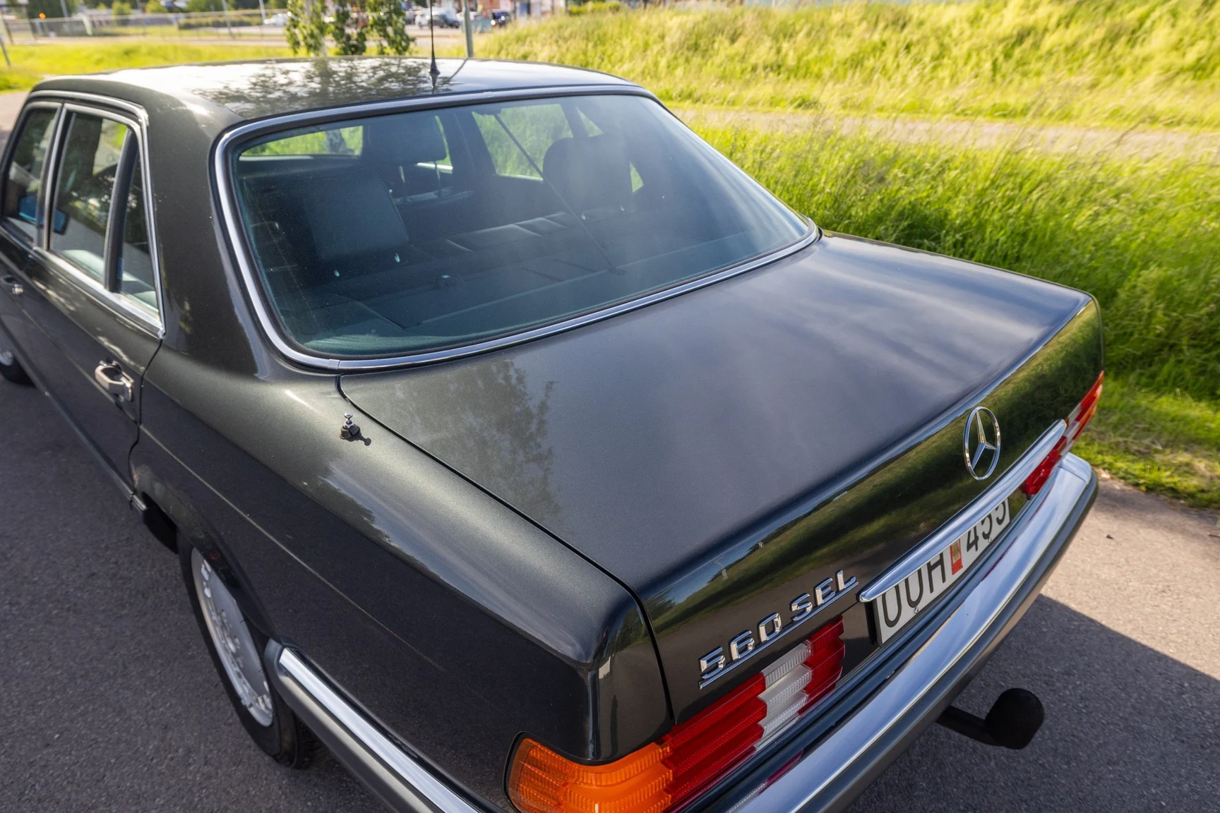 Exteriörbild på 1989 Mercedes-Benz 560 SEL (53)