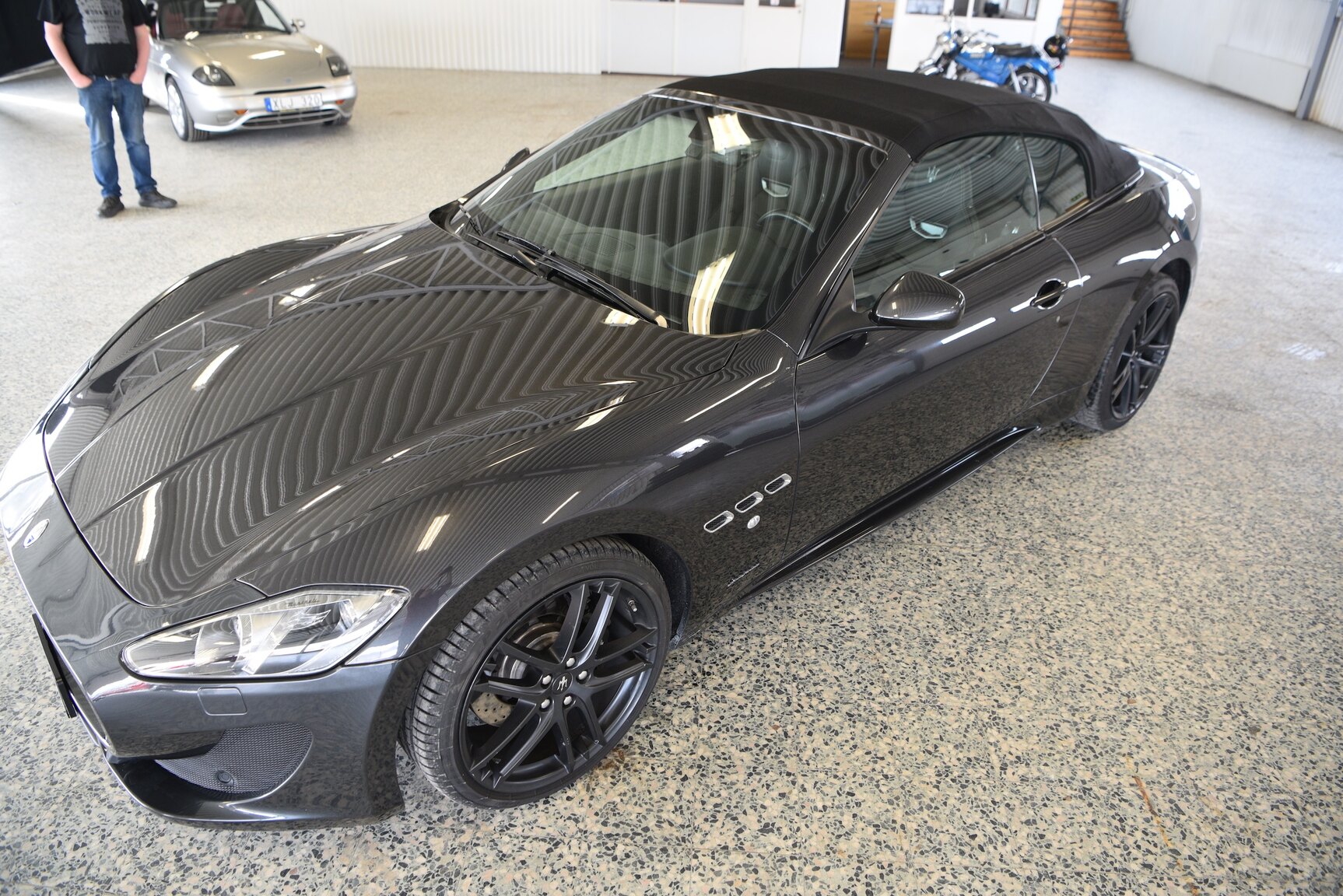 Exteriörbild på 2016 Maserati Grancabrio (20)