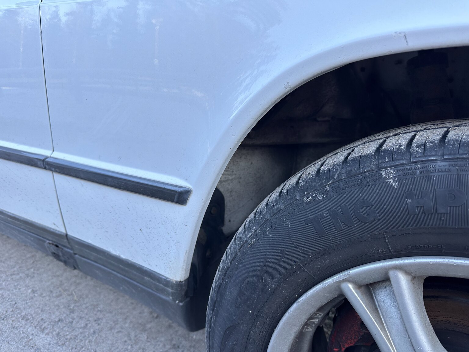 Exteriörbild på 1988 Mercedes-Benz 190 E 2.3 (36)